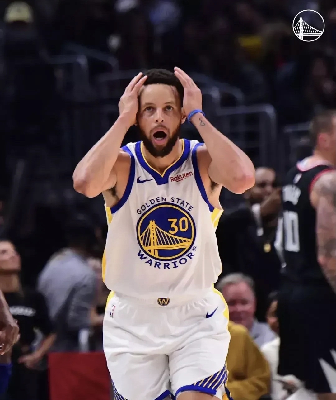 KOK体育-天津男篮遗憾落败,四连败成绩不胜出排名不尽人意