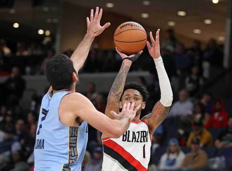 KOK体育-沃特森赞扬球队合作密切，带来令人振奋的胜利(团队合作个人心得体会简短)